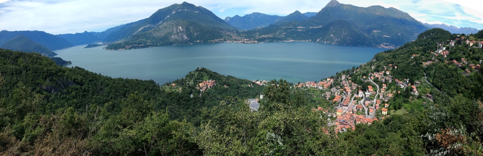 Panorama del Lago di Como dall’alto di Varenna.